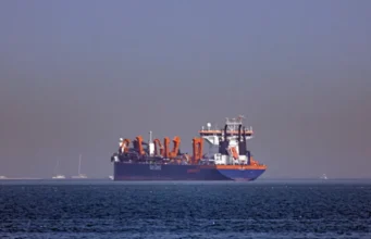 ‘হরমুজ প্রণালিতে মাইন পেতেছে ইরান’