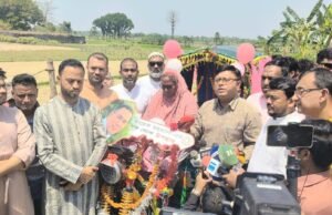 টুলি বেগমের পাশে প্রধানমন্ত্রী তারেক রহমান: ব্যাটারিচালিত রিকশা ও আর্থিক সহায়তা প্রদান