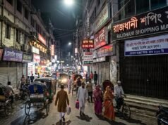 রাত ৮টার মধ্যে দোকান-মার্কেট বন্ধের নির্দেশনা